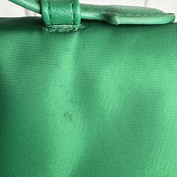 Madden NYC Utility Buckle Y2K Crossbody Bag Pouch Kelly Green Viral - Picture 11 of 11